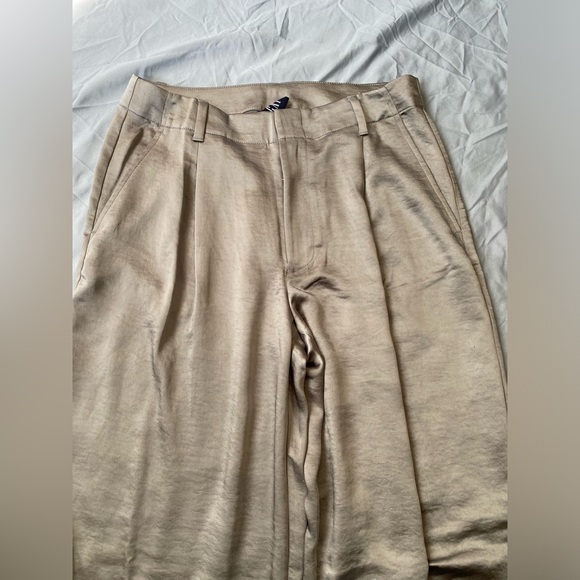 High Rise Pleated Satin Wide-Leg Trousers size 8 - Picture 7 of 7